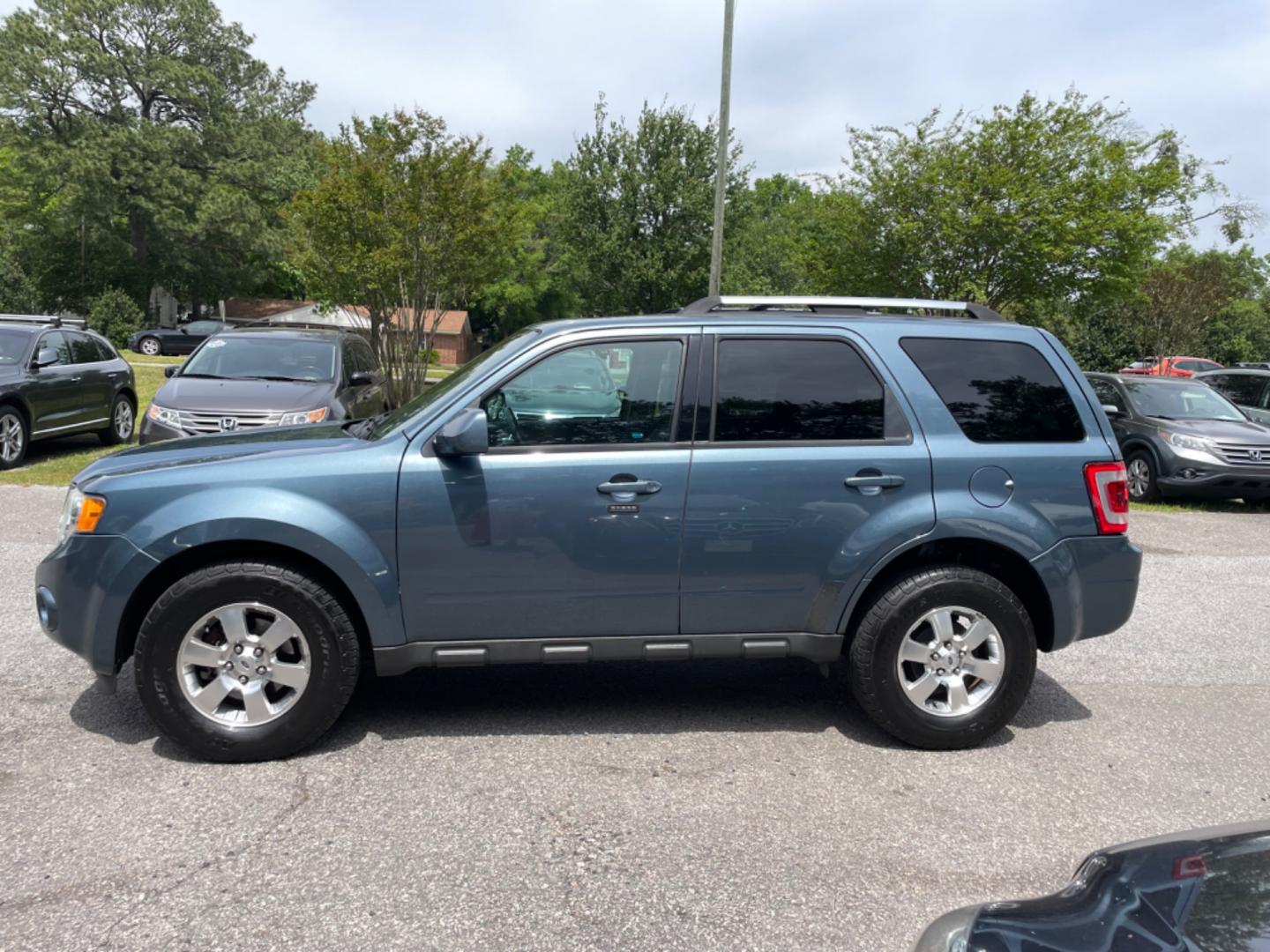 2012 BLUE FORD ESCAPE LIMITED (1FMCU9E77CK) with an 2.5L engine, Automatic transmission, located at 5103 Dorchester Rd., Charleston, SC, 29418-5607, (843) 767-1122, 36.245171, -115.228050 - Photo#3